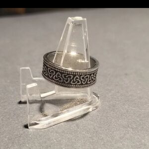 Celtic style ring...24008